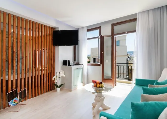 Diamond Luxury Hotel 3*