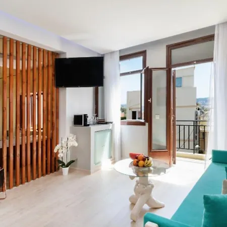 Diamond Luxury Hotell 3*