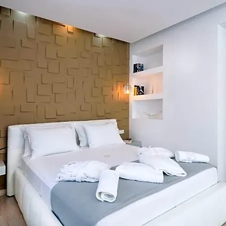 Diamond Luxury Apartment *